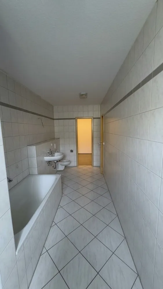 2 Zimmer Wohnung mit 83 m² in Wiesbaden – Bild 4