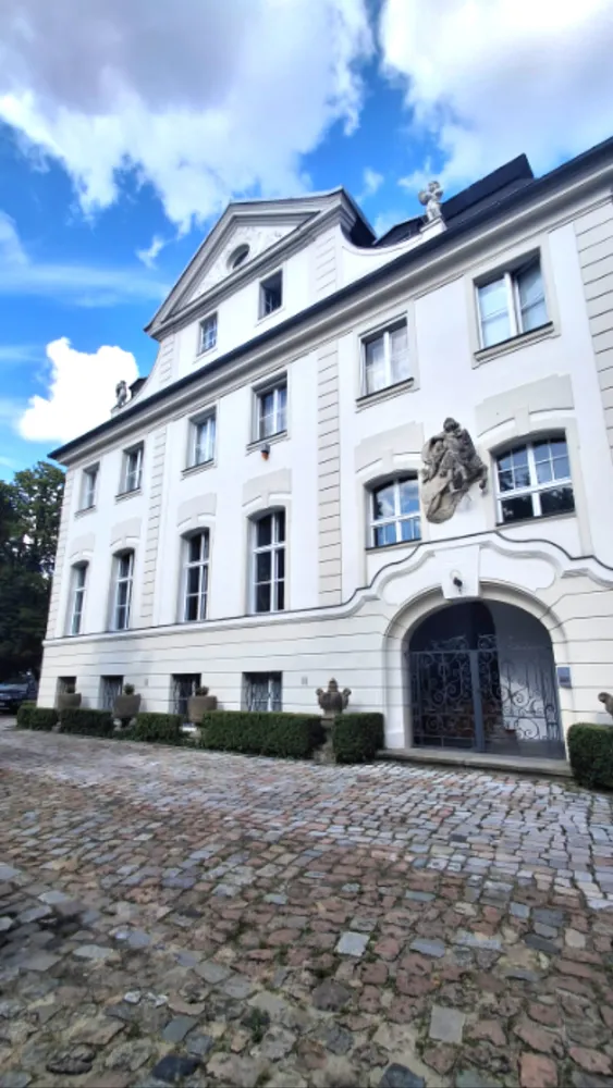 3 Zimmer Wohnung mit 145 m² in Berlin – Bild 1