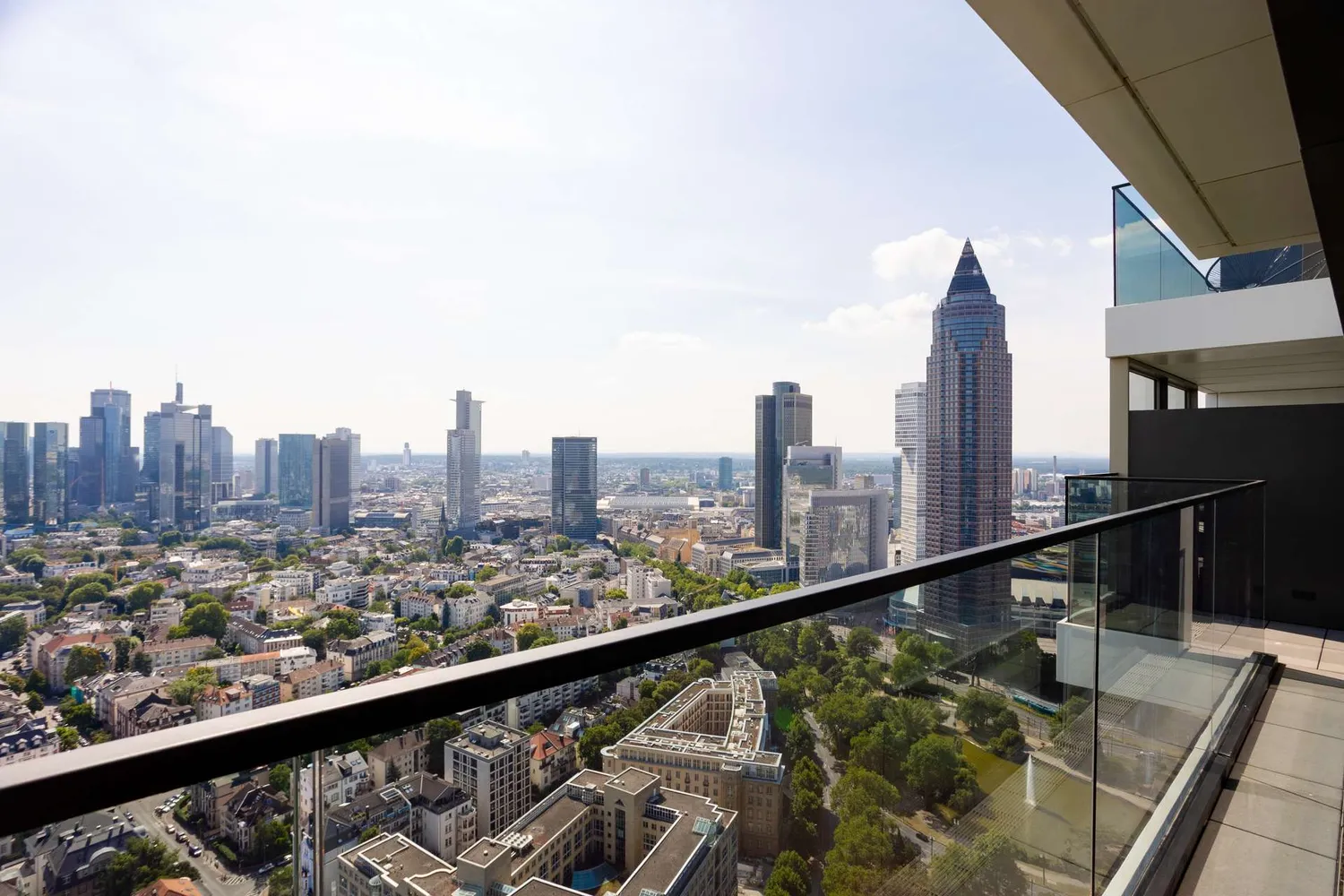 3 Zimmer Wohnung mit 136 m² in Frankfurt am Main – Bild 3