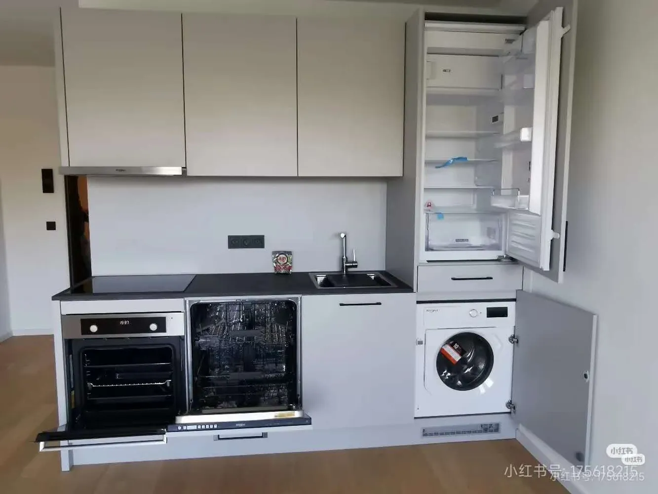 1 room apartment with 30 m² in Berlin – Photo 2