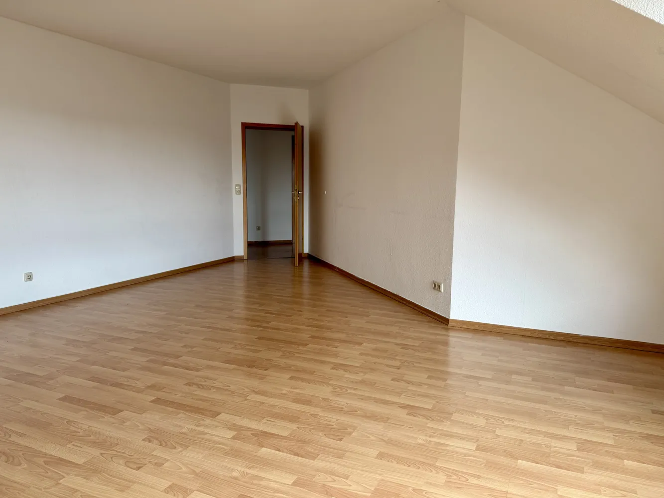 3 Zimmer Wohnung mit 91 m² in Magdeburg – Bild 2
