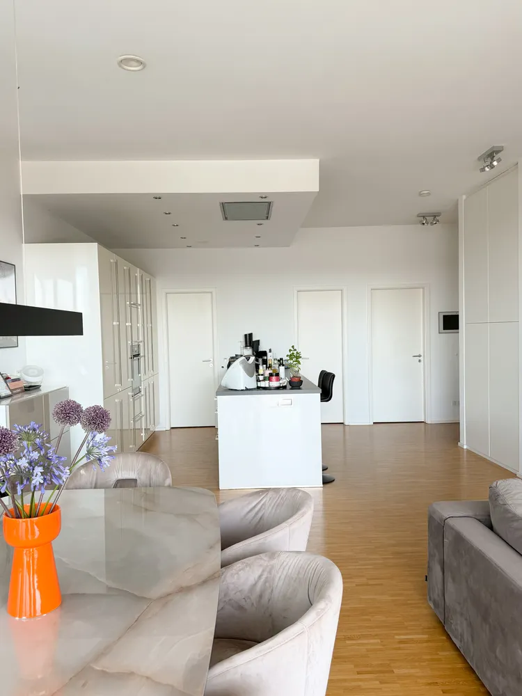 2 Zimmer Wohnung mit 122 m² in Karlsruhe – Bild 4