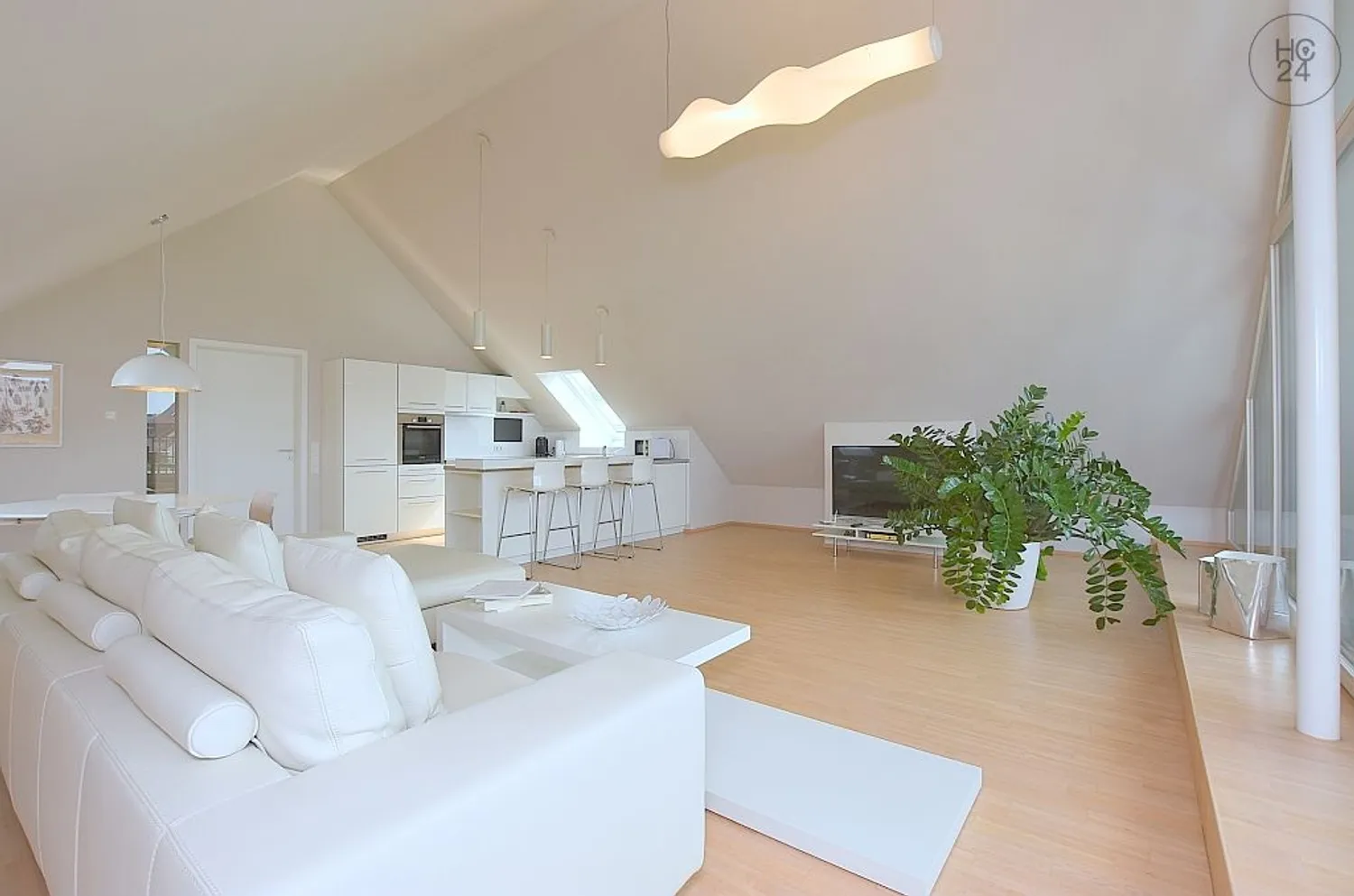 3 Zimmer Wohnung mit 140 m² in Stuttgart – Bild 1