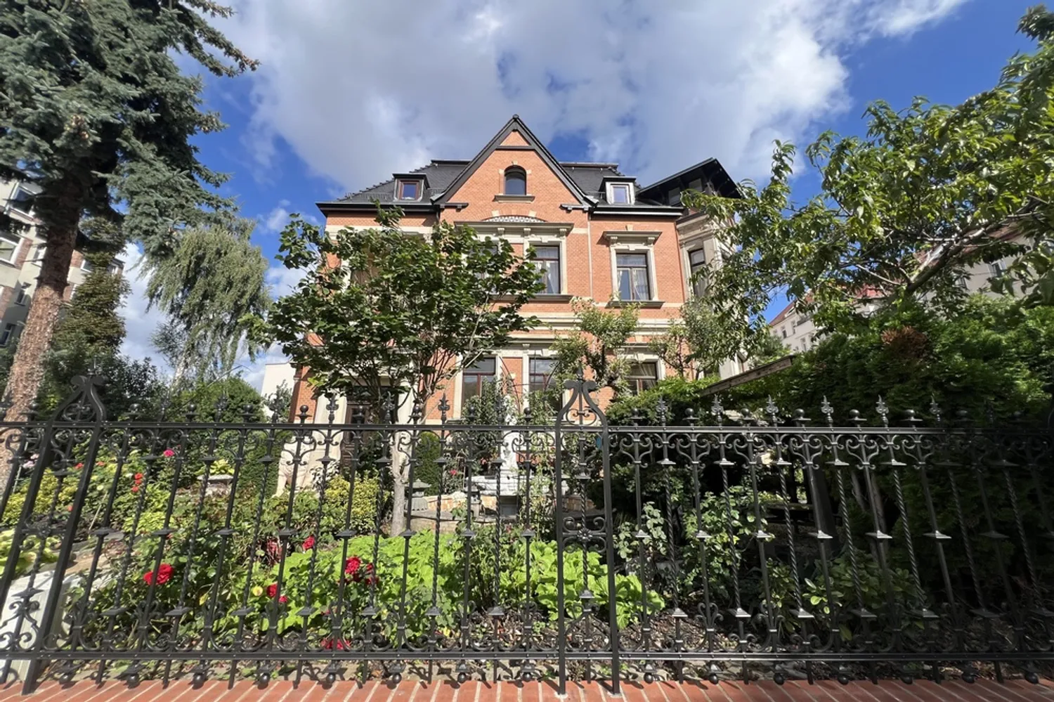 7 Zimmer Wohnung mit 180 m² in Leipzig – Bild 2