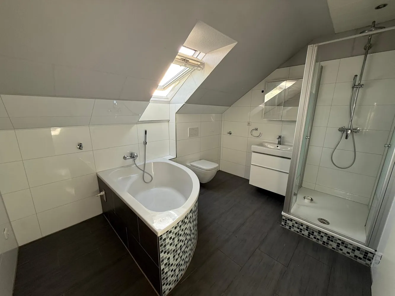 3 Zimmer Wohnung mit 75 m² in Essen – Bild 2