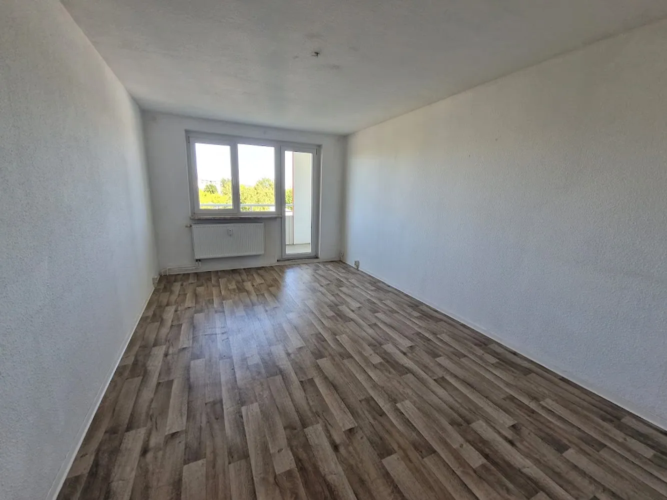 4 Zimmer Wohnung mit 73 m² in Neubrandenburg – Bild 2