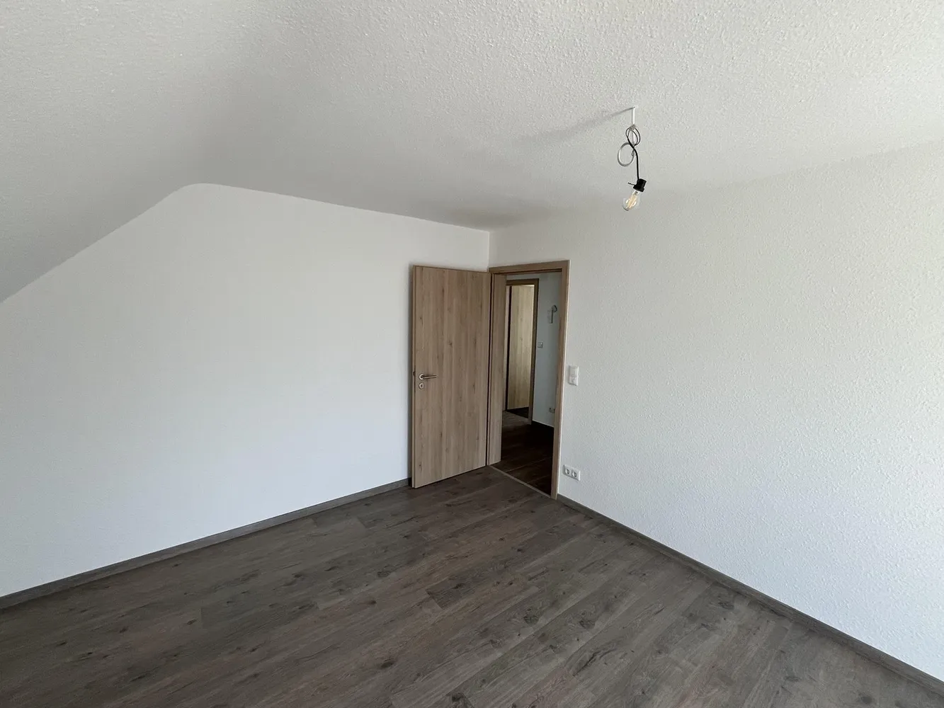 3 Zimmer Haus mit 50 m² in Erlangen – Bild 2