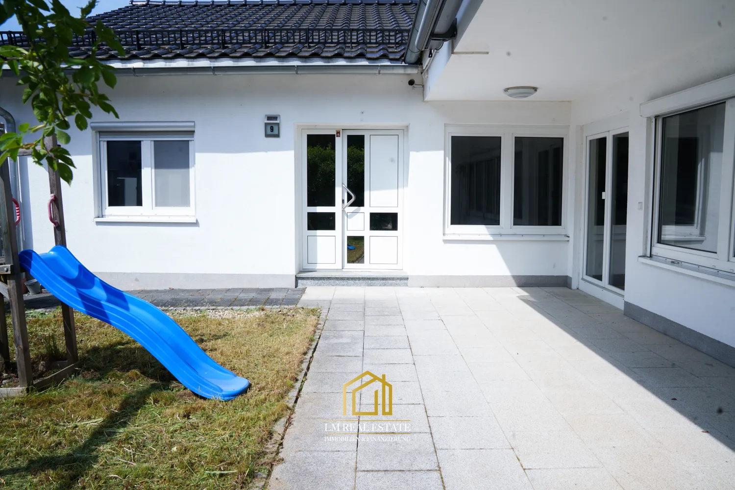 7 Zimmer Haus mit 246 m² in Reutlingen – Bild 1