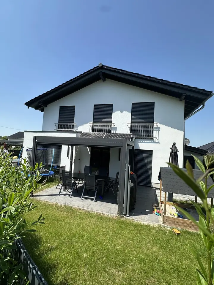 7 room house with 200 m² in Königswinter – Photo 2