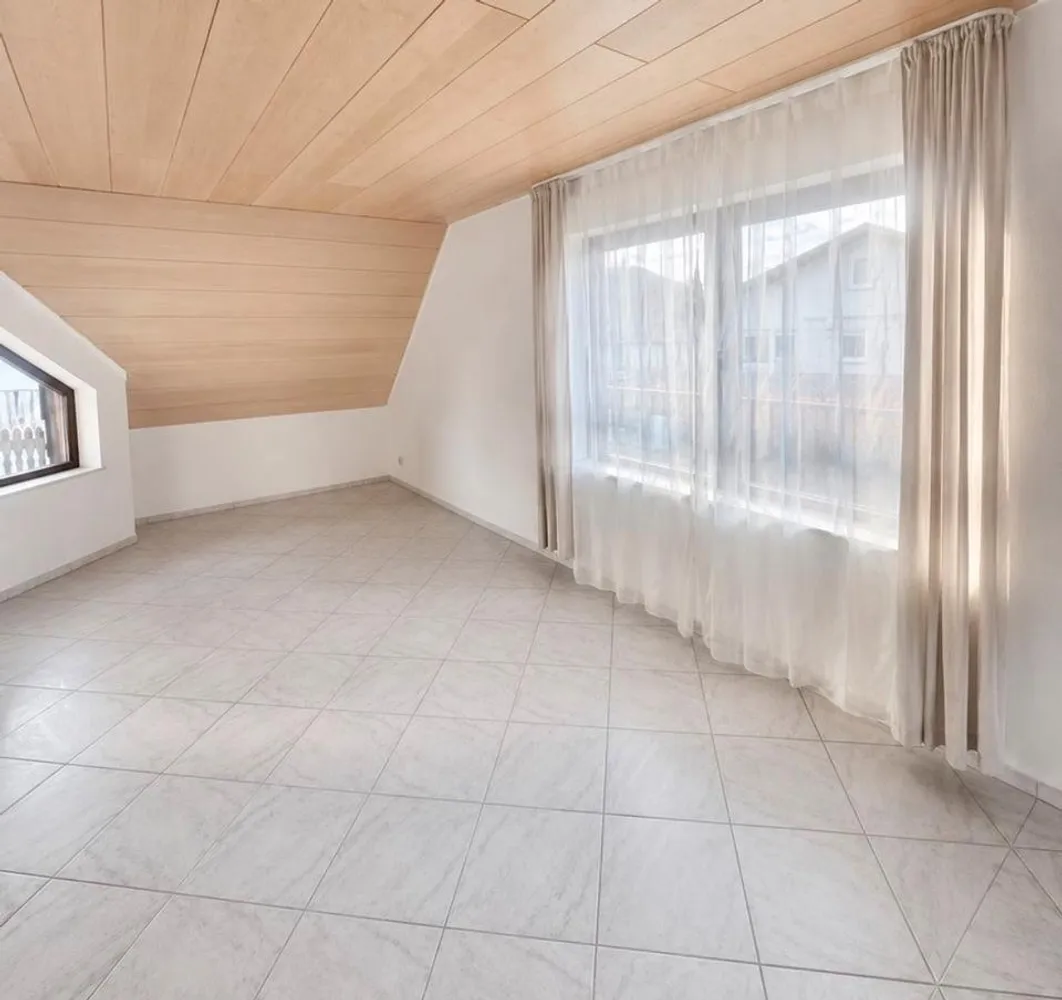 4 Zimmer Wohnung mit 91 m² in München – Bild 2
