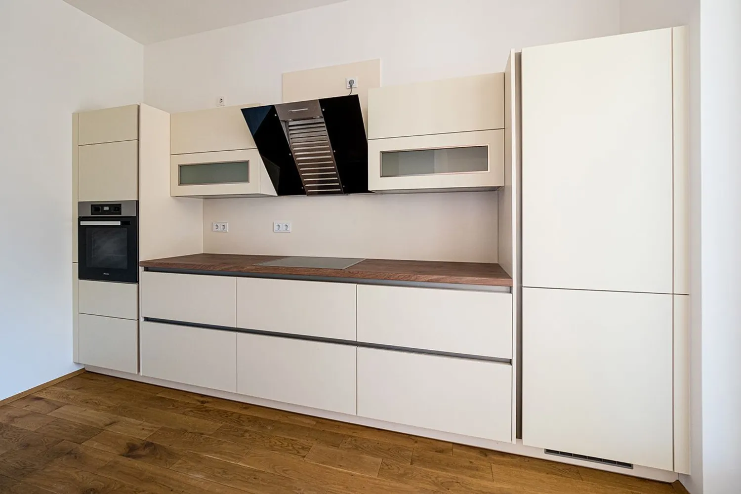 4 Zimmer Wohnung mit 130 m² in Dresden – Bild 3