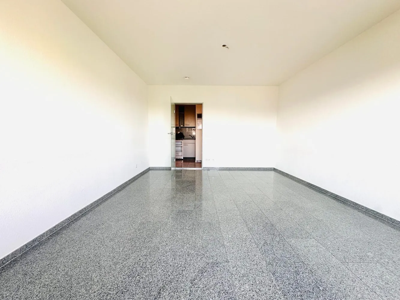 1 Zimmer Wohnung mit 25 m² in Nürnberg – Bild 2