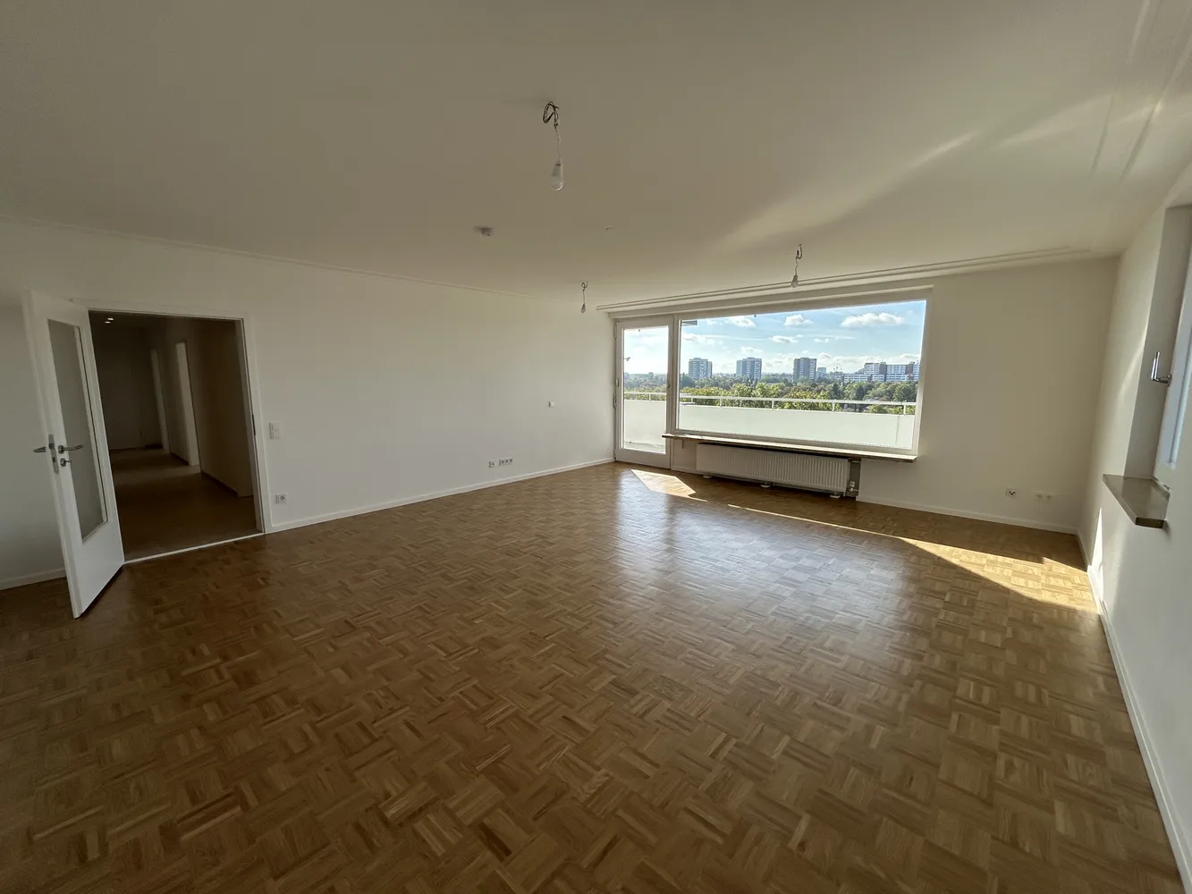 4 Zimmer Wohnung mit 141 m² in München – Bild 2