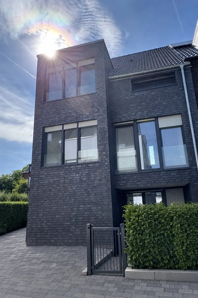 6 Zimmer Haus mit 145 m² in Meerbusch – Bild 1