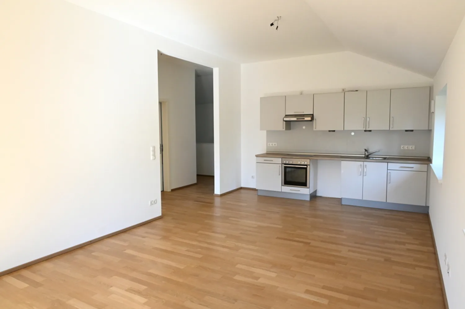 2 Zimmer Wohnung mit 77 m² in Hamburg – Bild 8