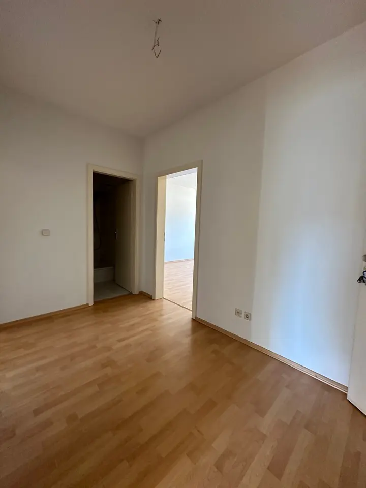4 Zimmer Wohnung mit 100 m² in Dresden – Bild 4