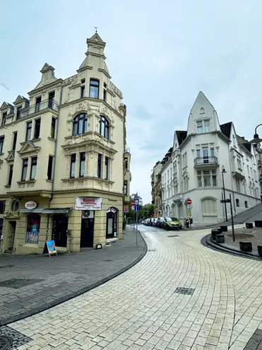 3 Zimmer Wohnung mit 86 m² in Wiesbaden – Bild 2