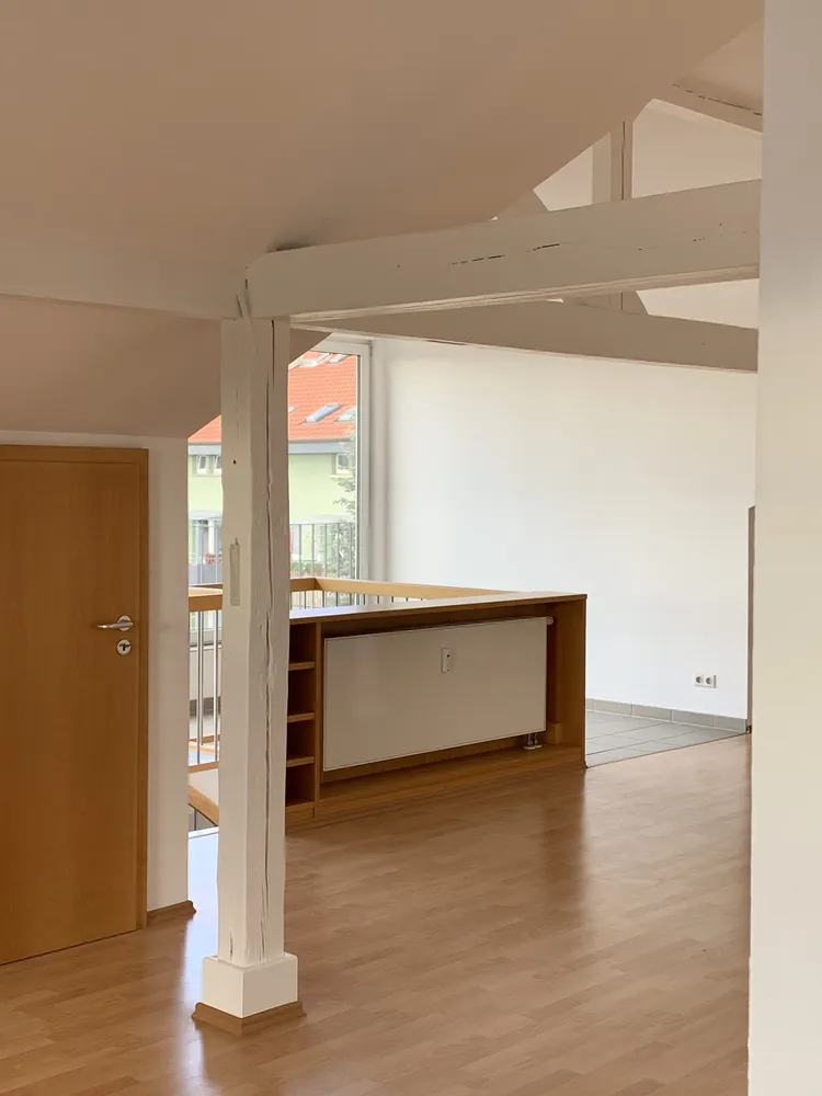 4 Zimmer Wohnung mit 120 m² in Frankfurt am Main – Bild 1