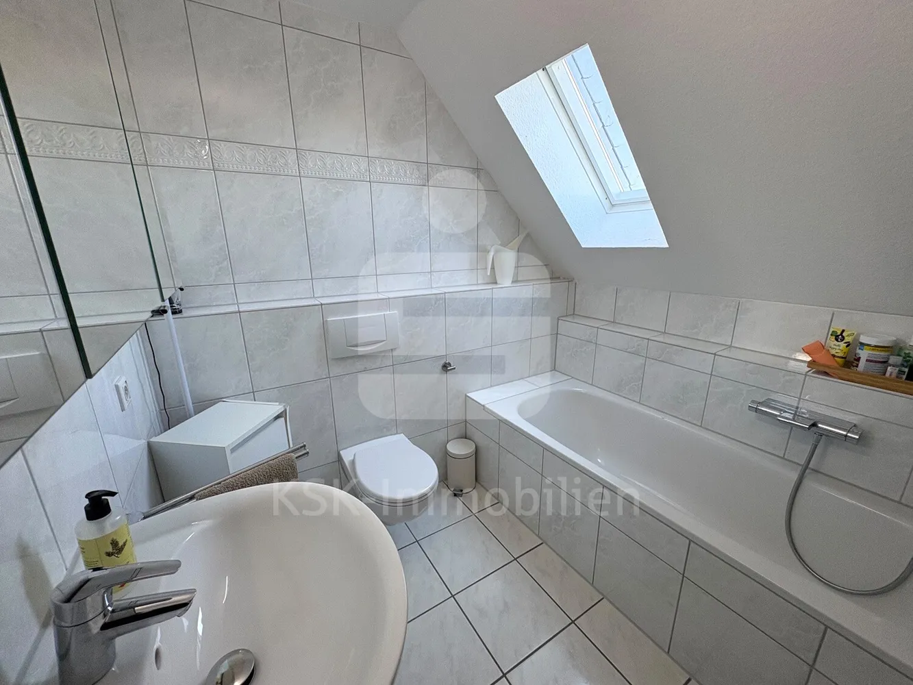 3 Zimmer Wohnung mit 94 m² in Bergisch Gladbach – Bild 3
