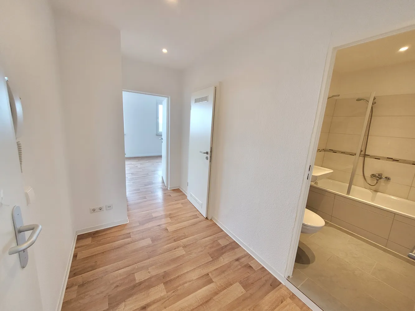 4 Zimmer Wohnung mit 60 m² in Halle (Saale) – Bild 4