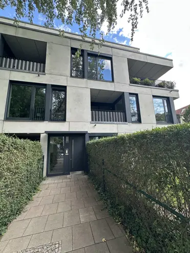 4 room apartment with 140 m² in Berlin – Photo 2