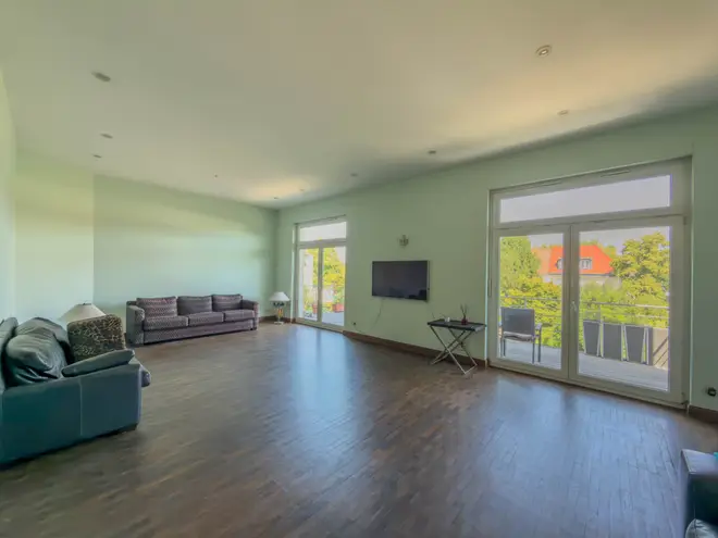 4 Zimmer Wohnung mit 138 m² in Düsseldorf – Bild 2