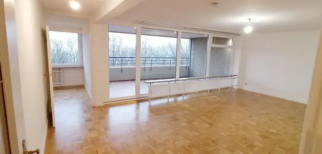 5 Zimmer Wohnung mit 138 m² in Stuttgart – Bild 1