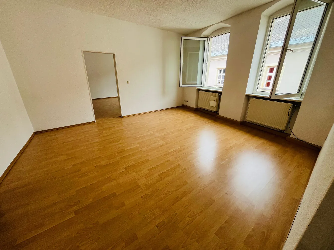 2 Zimmer Wohnung mit 80 m² in Hof – Bild 1