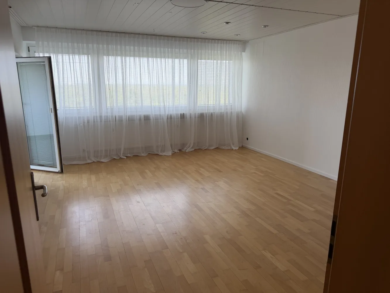 3 Zimmer Wohnung mit 76 m² in Karlsruhe – Bild 4
