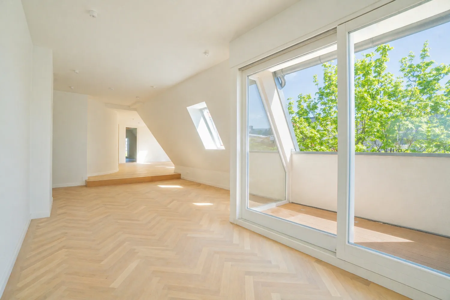 8 Zimmer Wohnung mit 330 m² in Berlin – Bild 7
