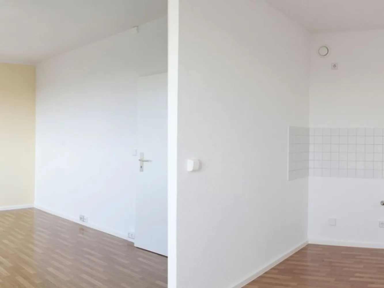 4 Zimmer Wohnung mit 62 m² in Halle (Saale) – Bild 1