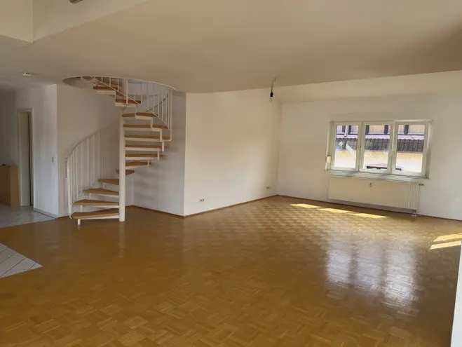 5 Zimmer Wohnung mit 124 m² in Karlsruhe – Bild 3