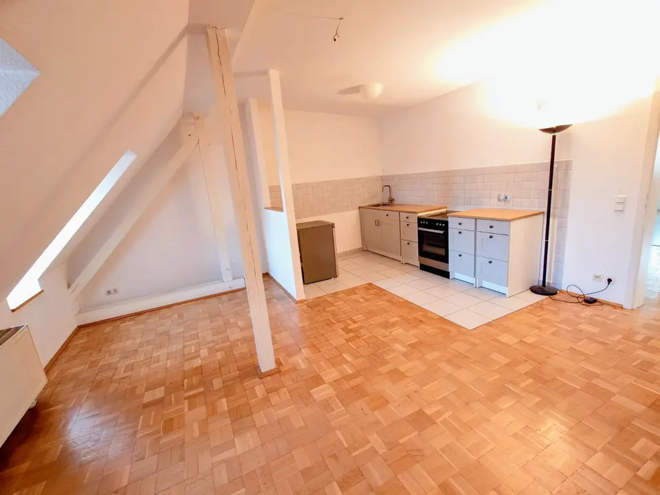 4 Zimmer Wohnung mit 71 m² in Halle (Saale) – Bild 1
