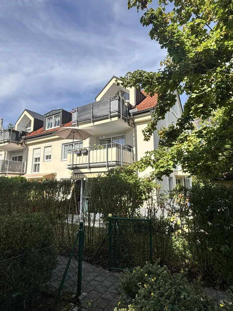 4 Zimmer Wohnung mit 110 m² in München – Bild 1