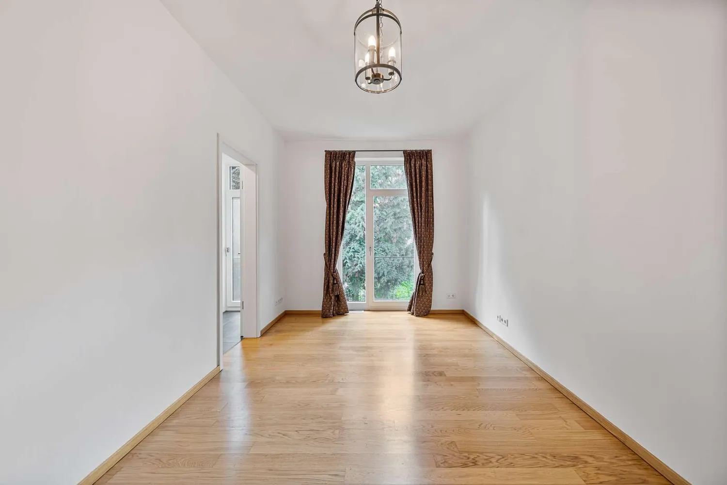 4 Zimmer Wohnung mit 162 m² in Hamburg – Bild 1