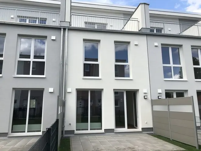 4 Zimmer Haus mit 143 m² in Berlin – Bild 6