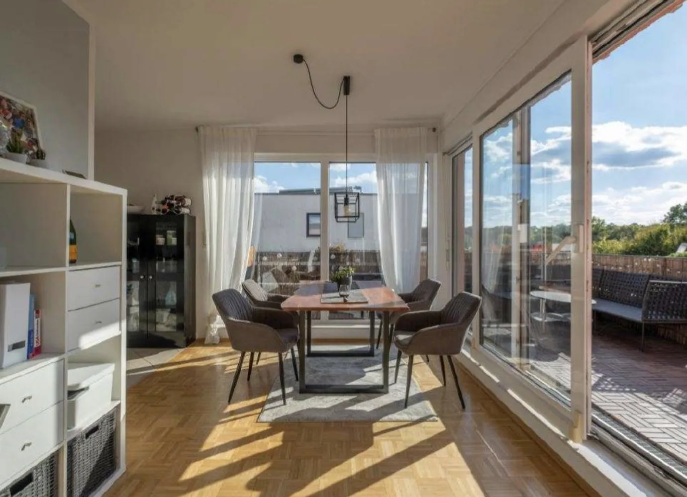 2 Zimmer Wohnung mit 69 m² in Köln – Bild 2