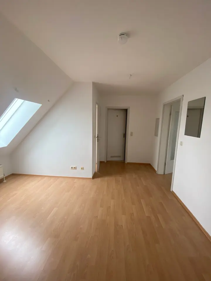 2 Zimmer Wohnung mit 39 m² in Hof – Bild 4