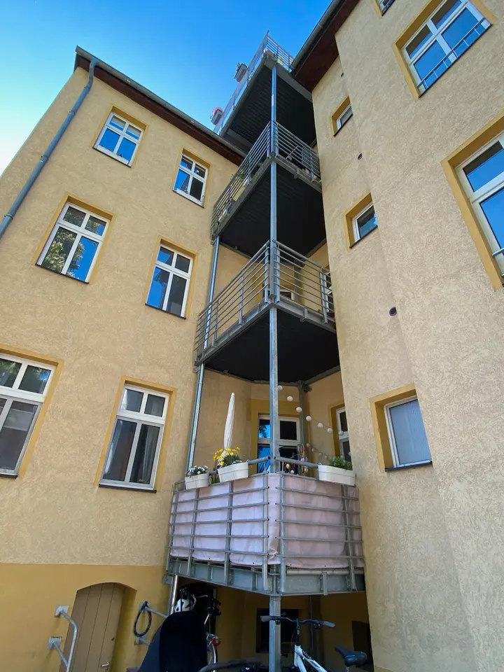 5 Zimmer Wohnung mit 157 m² in Halle (Saale) – Bild 2