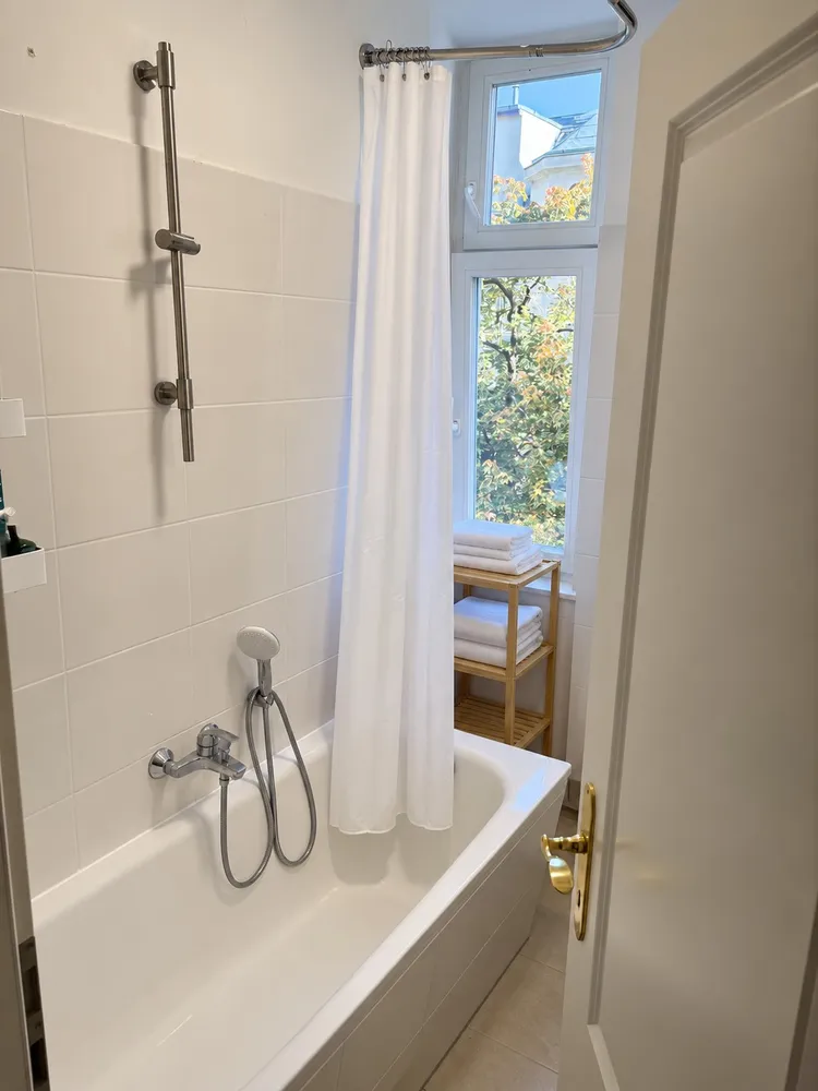 Shared room with 14 m² in Berlin – Photo 1