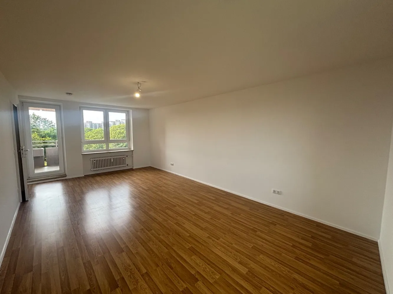 4 Zimmer Wohnung mit 96 m² in München – Bild 2