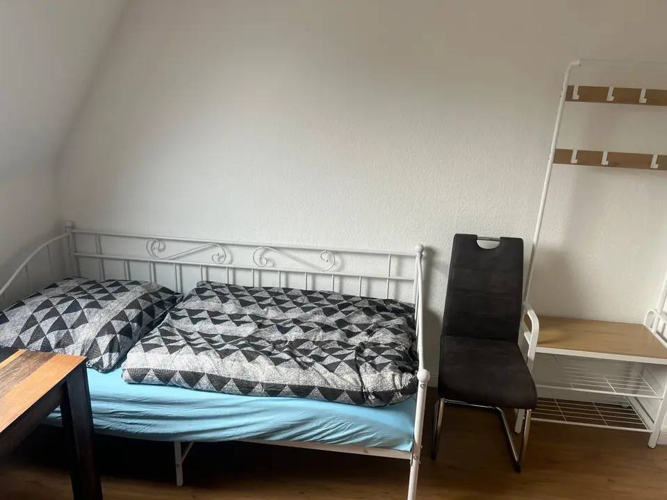 7 Zimmer Wohnung mit 12 m² in Bielefeld – Bild 3