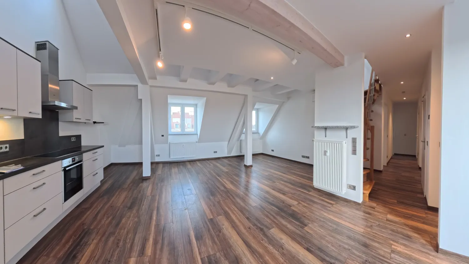 3 Zimmer Wohnung mit 111 m² in München – Bild 2