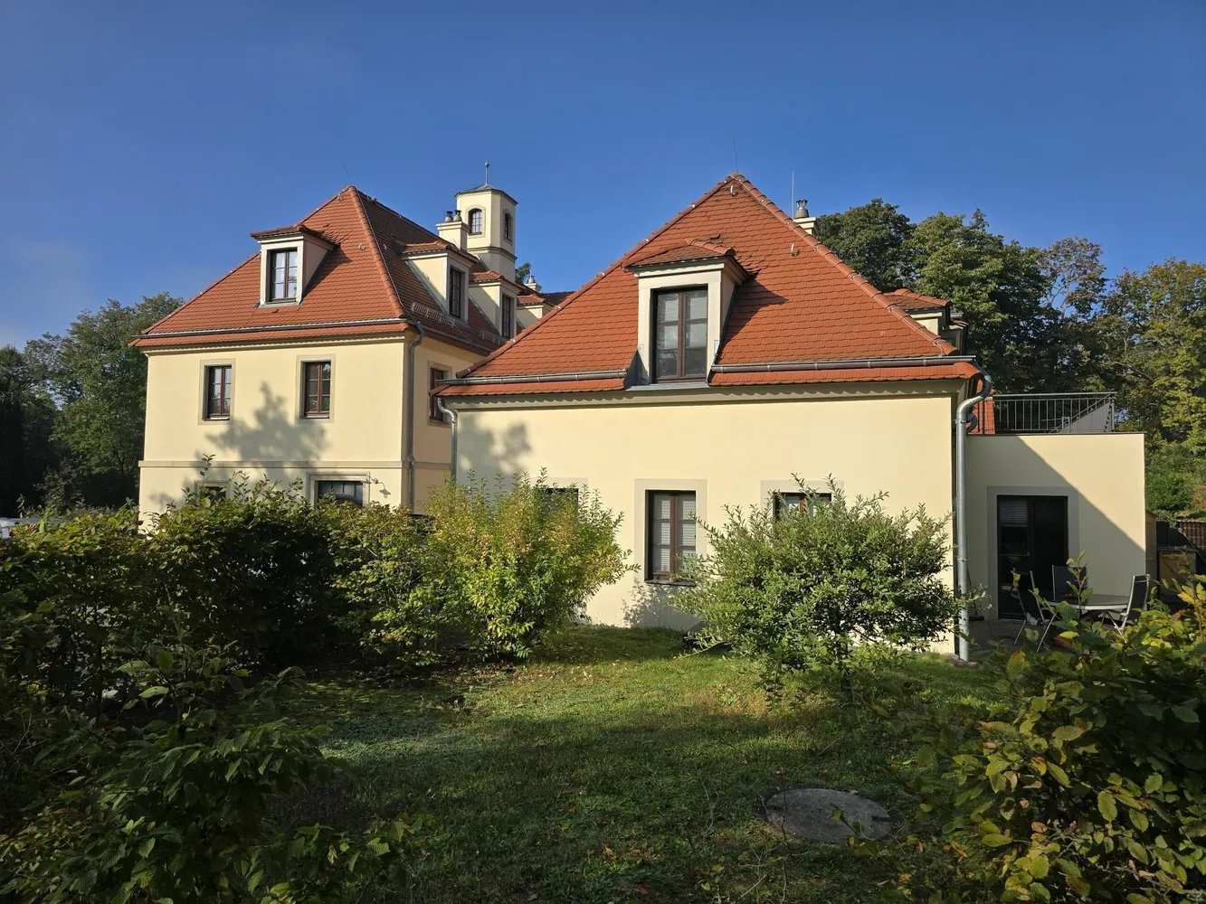 4 Zimmer Wohnung mit 135 m² in Dresden – Bild 2