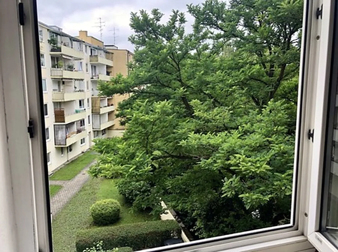 1 room apartment with 30 m² in Munich – Photo 2