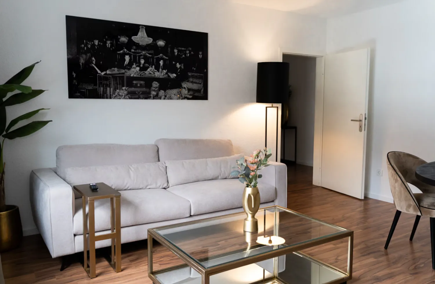 2 Zimmer Wohnung mit 57 m² in Duisburg – Bild 1