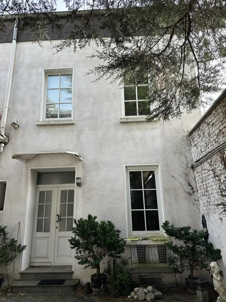 6 Zimmer Haus mit 140 m² in Düsseldorf – Bild 1