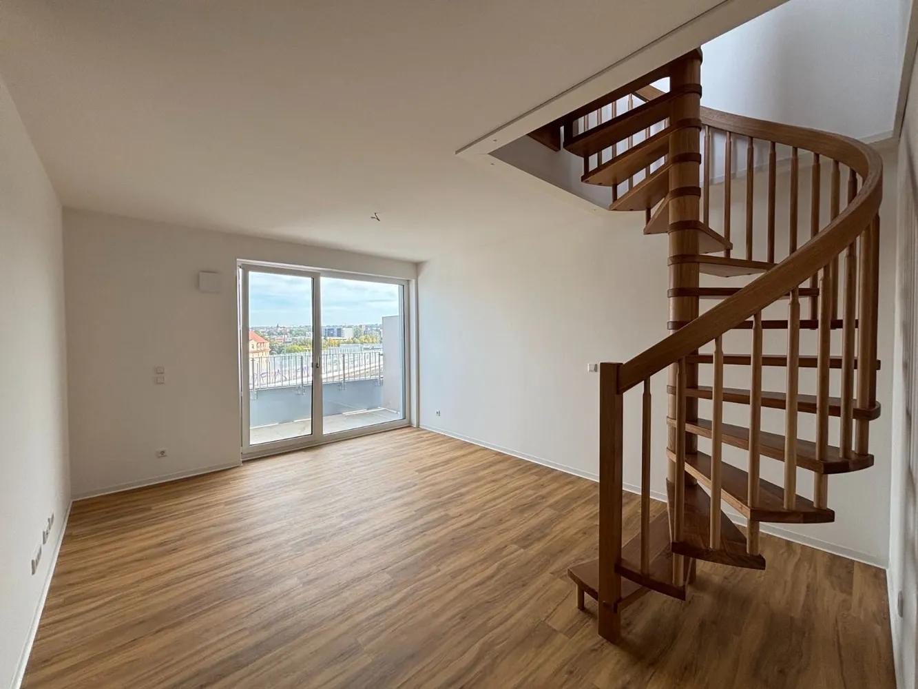 4 Zimmer Wohnung mit 96 m² in Dresden – Bild 2