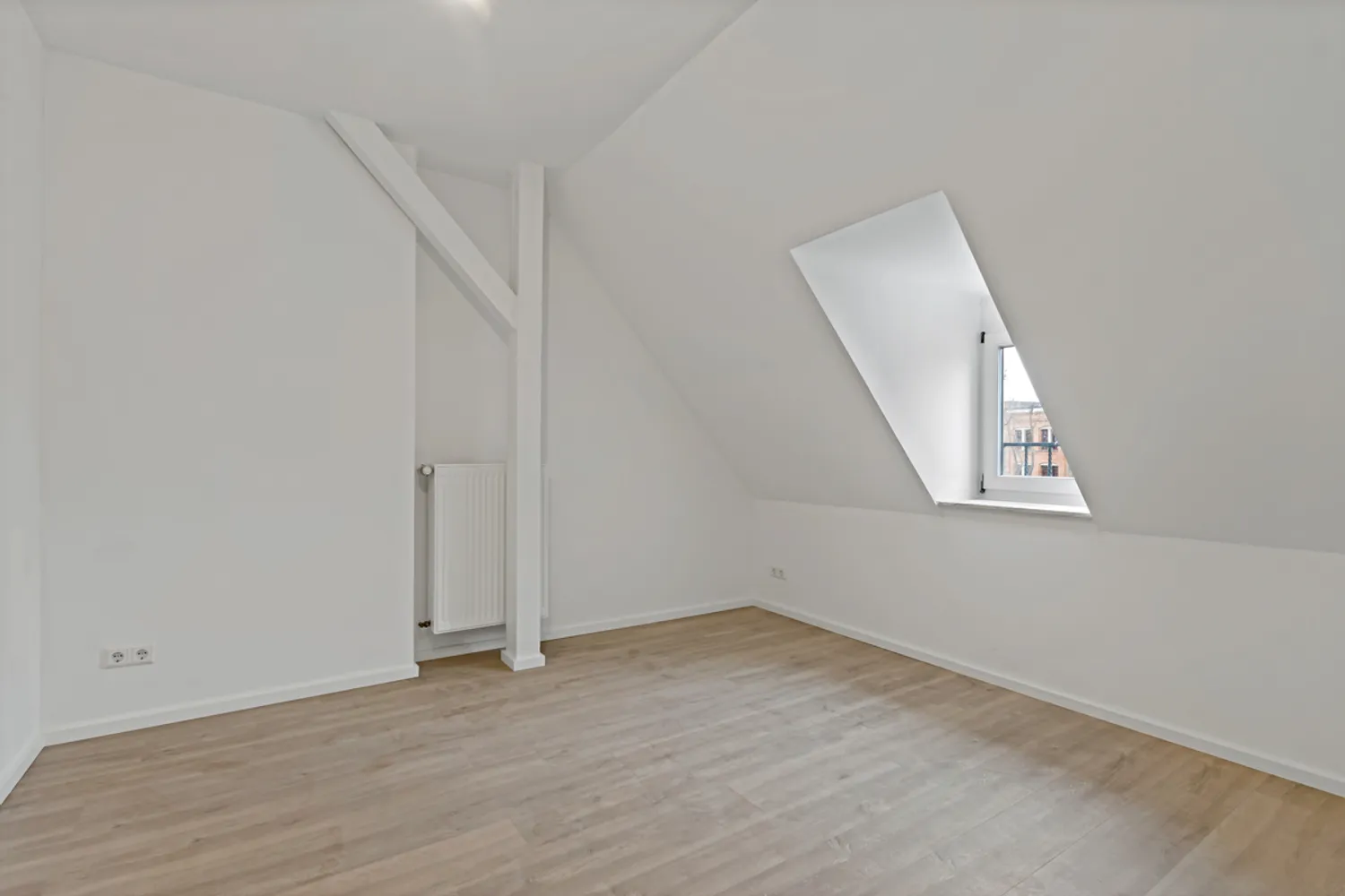 4 Zimmer Wohnung mit 92 m² in Halle (Saale) – Bild 2