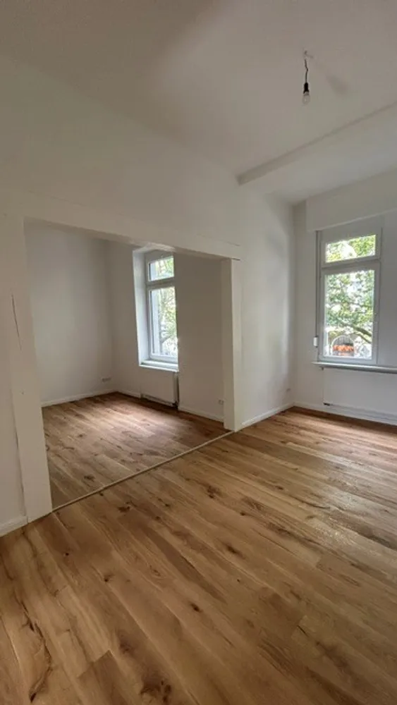 4 Zimmer Wohnung mit 93 m² in Wiesbaden – Bild 2